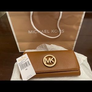 NWT Michael Kors Fulton Leather Wallet